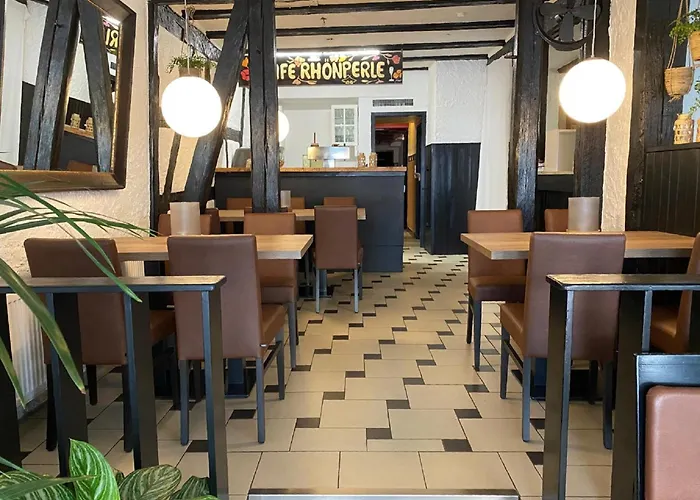 מלון Cafe Rhoenperle באד נוישטאדט אן דר סאאלה